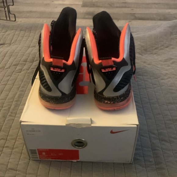 LeBron 9-The Mango Edition/Size-8 - Picture 3 of 4